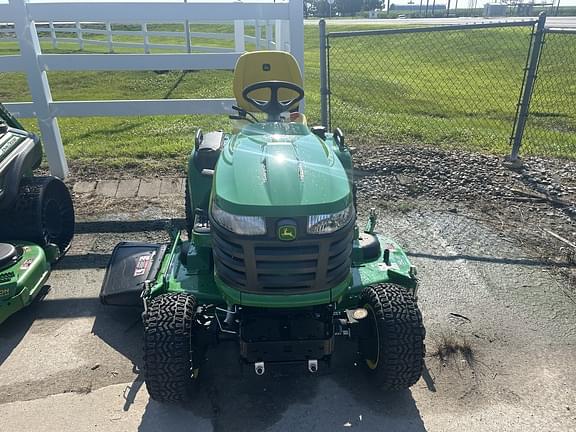 Image of John Deere X738 equipment image 1