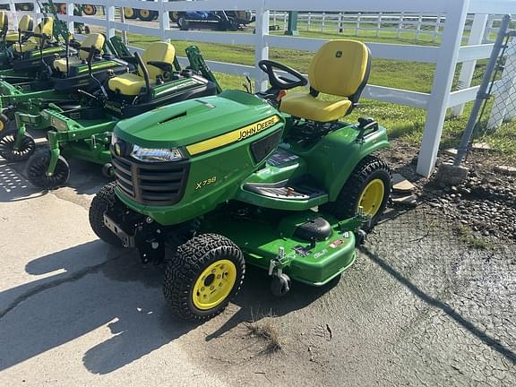 Image of John Deere X738 equipment image 2