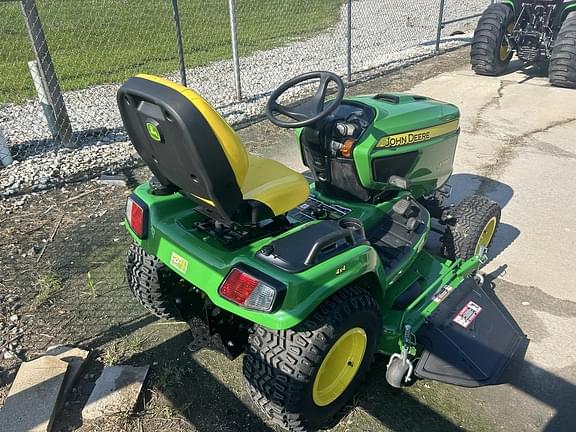 Image of John Deere X738 equipment image 4