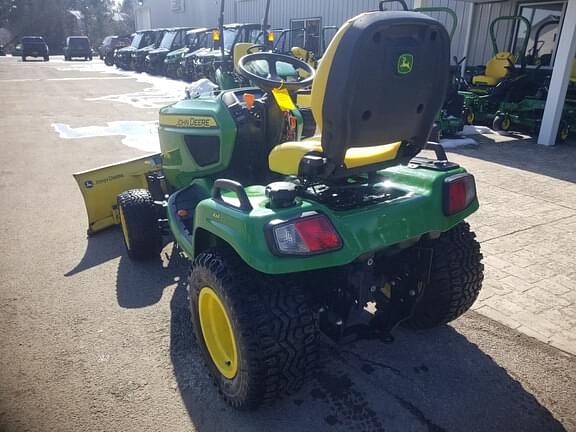 Image of John Deere X738 equipment image 1