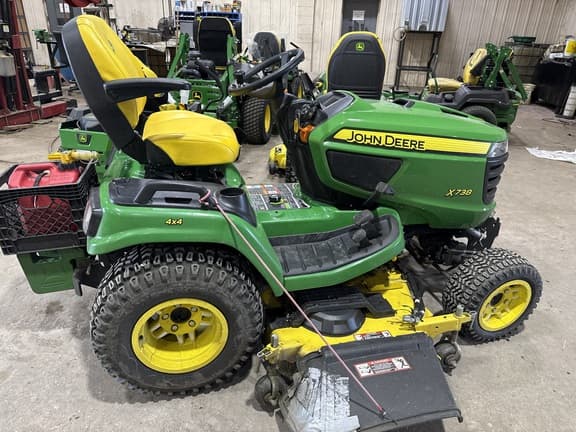 Image of John Deere X738 equipment image 1