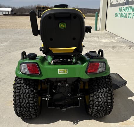 Image of John Deere X738 equipment image 3