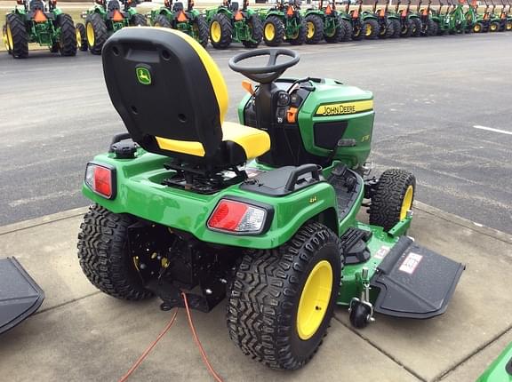Image of John Deere X738 equipment image 3