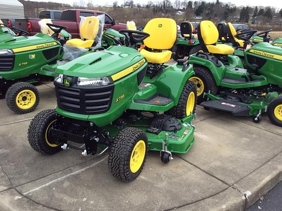 Image of John Deere X738 equipment image 1