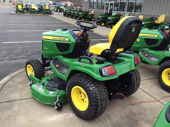 Image of John Deere X738 equipment image 2