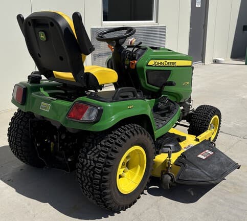 Image of John Deere X738 equipment image 2