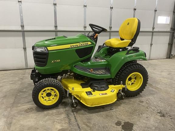 Image of John Deere X738 Primary image