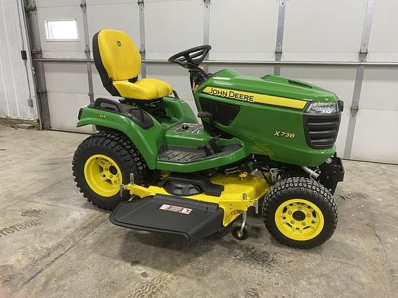 Image of John Deere X738 equipment image 1