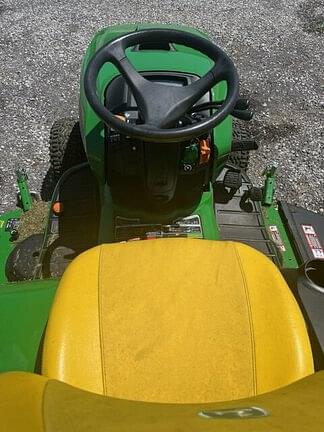 Image of John Deere X738 equipment image 3