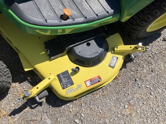 Image of John Deere X738 equipment image 2