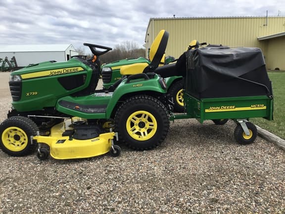 Image of John Deere X739 equipment image 2