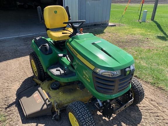 Image of John Deere X739 equipment image 2