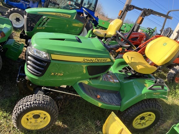 Main image John Deere X739