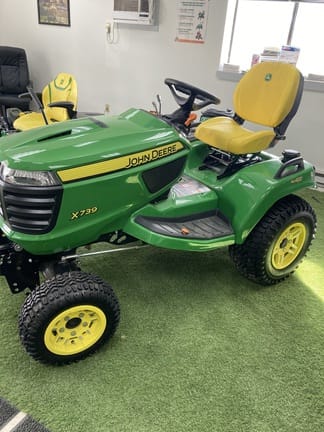 Main image John Deere X739