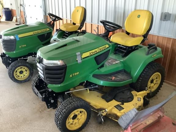 Image of John Deere X739 equipment image 2