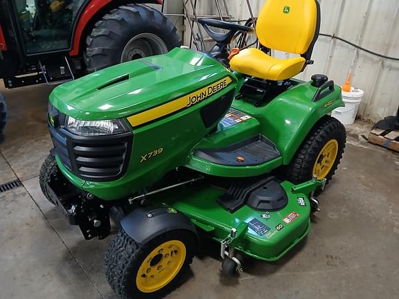 Image of John Deere X739 Primary image