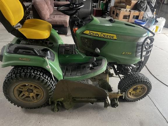 Image of John Deere X739 equipment image 4