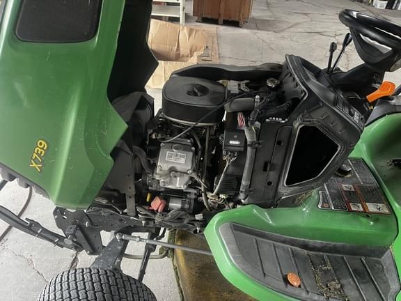 Image of John Deere X739 equipment image 2