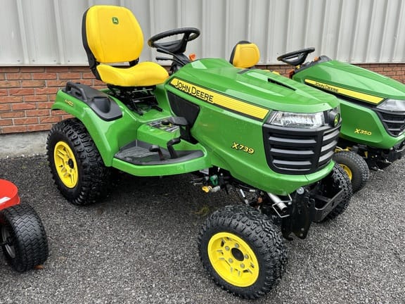 Main image John Deere X739