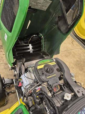 Image of John Deere X739 equipment image 4
