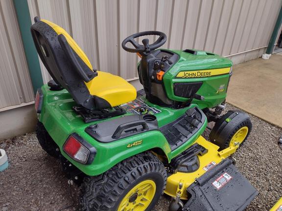 Image of John Deere X739 equipment image 1