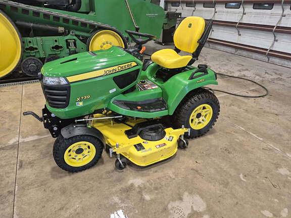 Image of John Deere X739 Primary image