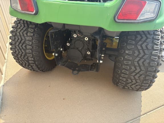 Image of John Deere X739 equipment image 4