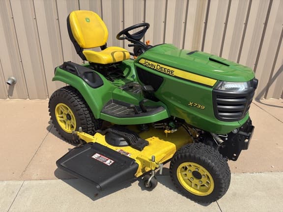 Image of John Deere X739 Primary image