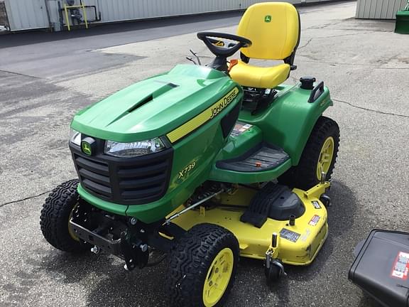 Image of John Deere X739 equipment image 1