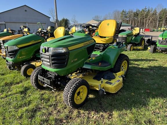 2022 John Deere X739 Equipment Image0