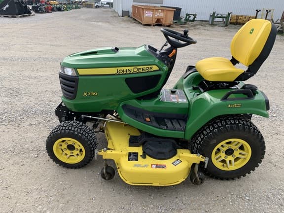 Image of John Deere X739 equipment image 3