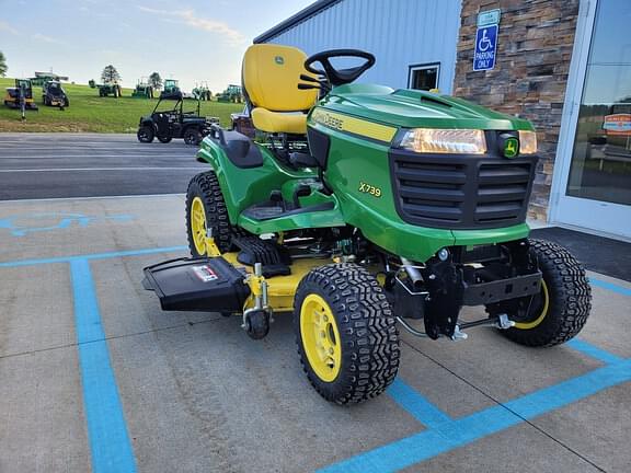 Image of John Deere X739 equipment image 3