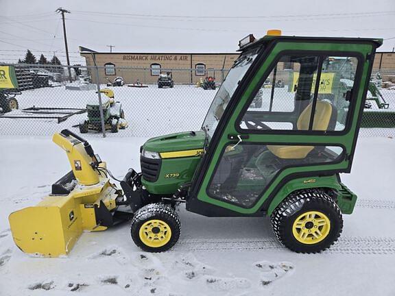 Image of John Deere X739 equipment image 1