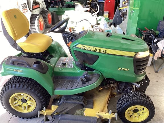 Main image John Deere X739