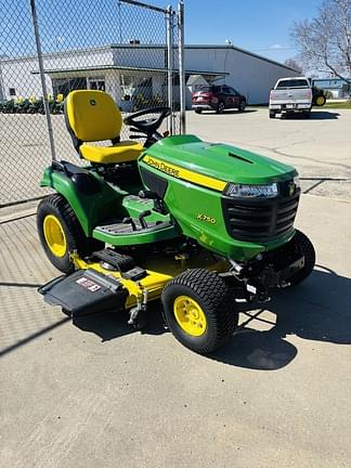 Image of John Deere X750 equipment image 1