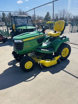 Main image John Deere X750