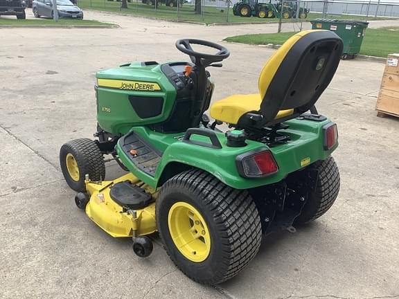 Image of John Deere X750 equipment image 4