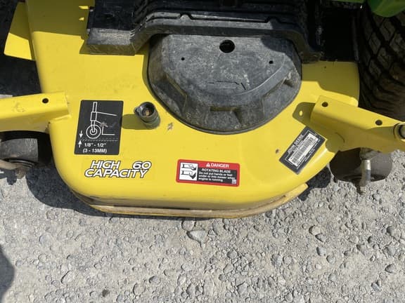 Image of John Deere X750 equipment image 4