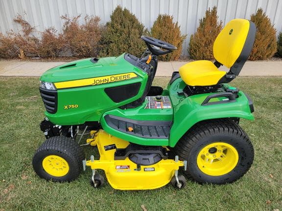 Image of John Deere X750 equipment image 1