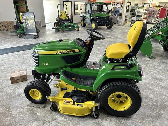 Image of John Deere X750 equipment image 4