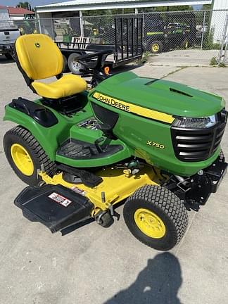 Image of John Deere X750 equipment image 3