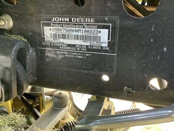 Image of John Deere X750 equipment image 1