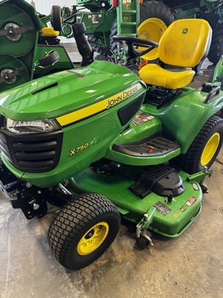 2022 John Deere X750 Equipment Image0