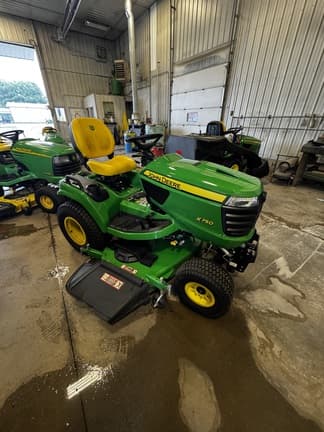 Image of John Deere X750 equipment image 2