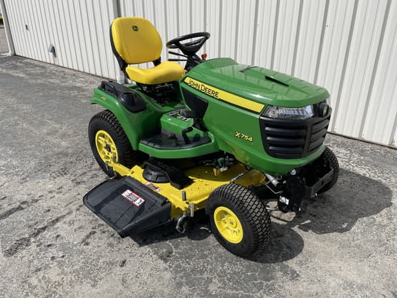 Image of John Deere X754 equipment image 2