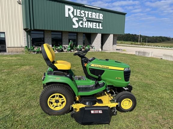 2022 John Deere X754 Equipment Image0