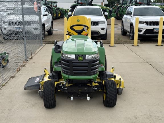 Image of John Deere X754 equipment image 1