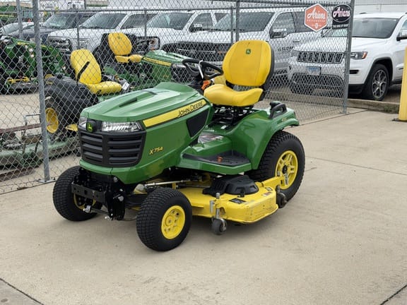 2022 John Deere X754 Equipment Image0