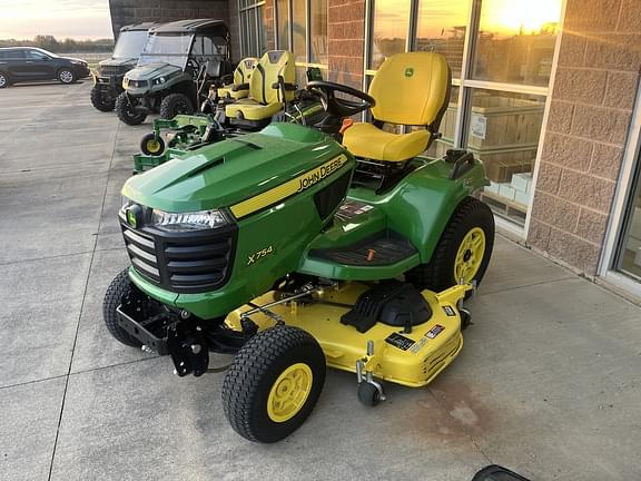 Image of John Deere X754 equipment image 2