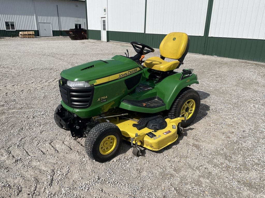 2022 John Deere X754 Equipment Image0